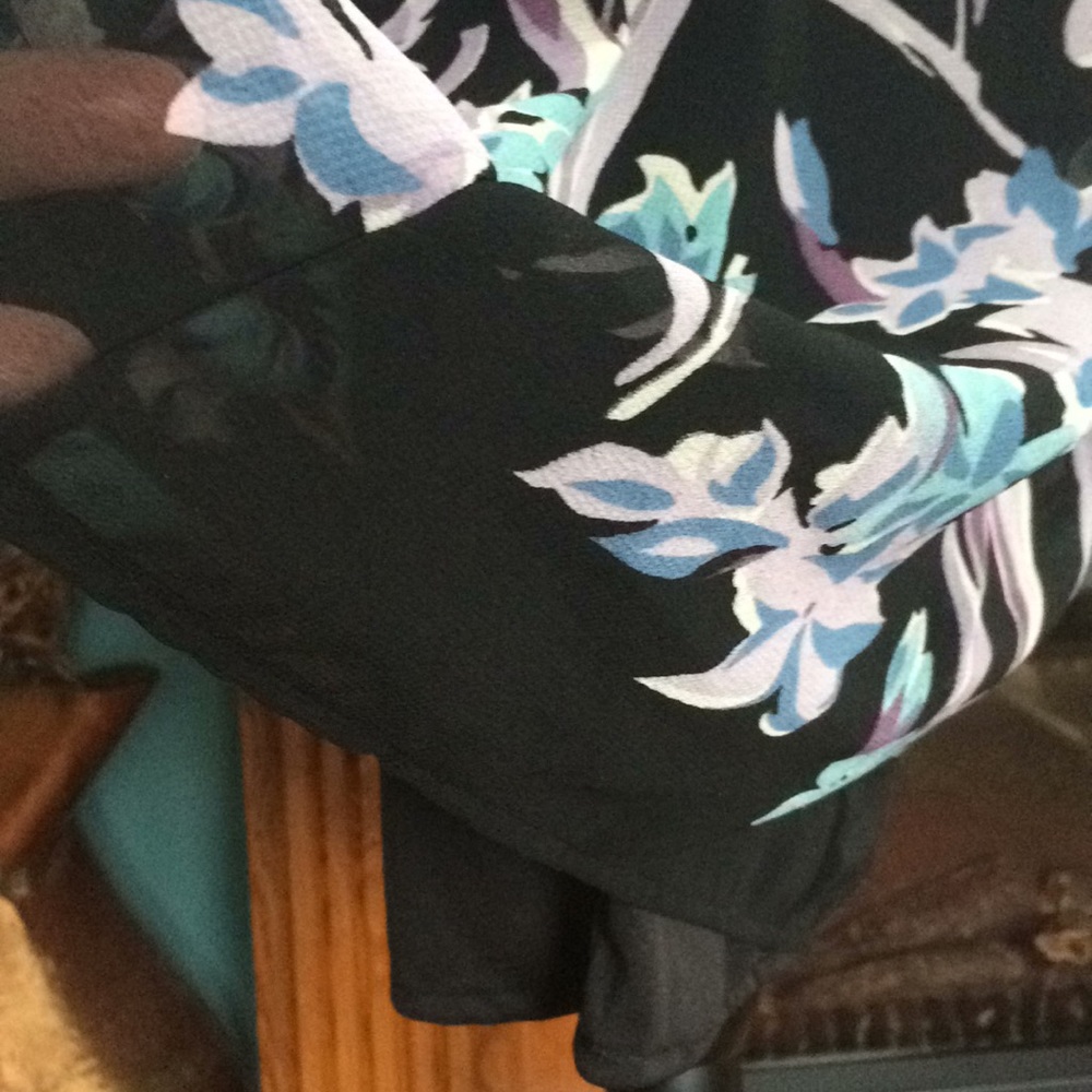 Beautiful Black Floral Dress Size Small - Picture 8 of 8